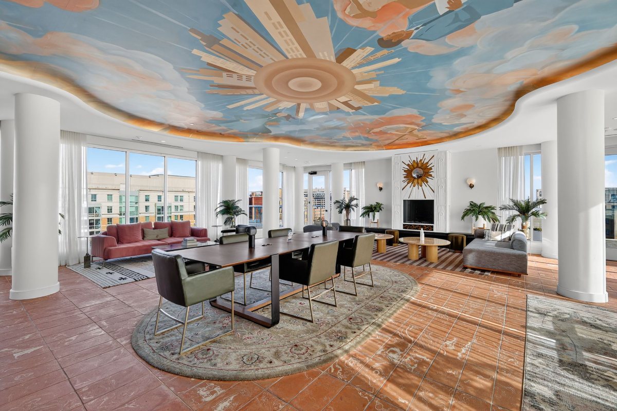 Pet-Friendly 2BR Apartment with In-Unit Washer/Dryer, AC & Wood Floors - Photo 6