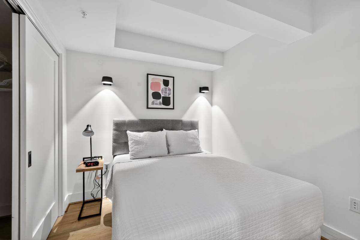 Pet-Friendly 2BR Apartment with In-Unit Washer/Dryer, AC & Wood Floors - Photo 6