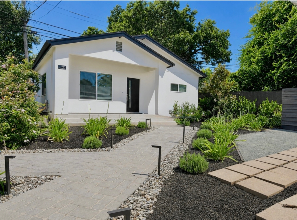 Luxury New Construction ADU /Private Detached Fully Furnished Executive Rental / Ideal for Traveling Professionals - Photo 2