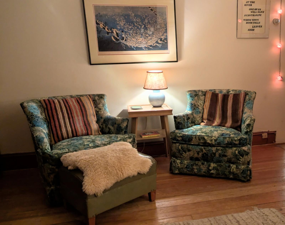 Artsy Furnished Rental with King Bed, Shared Kitchen and Cozy Porch Space - Photo 7