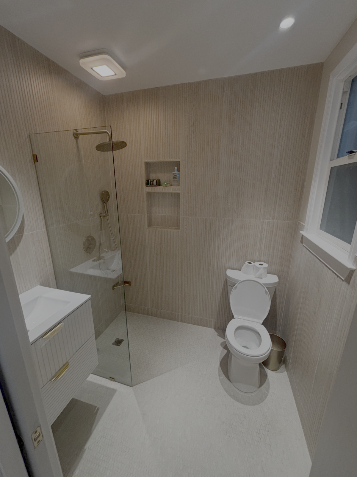 Newly Renovated 1 Bedroom Apartment steps away from UCSF - Photo 4