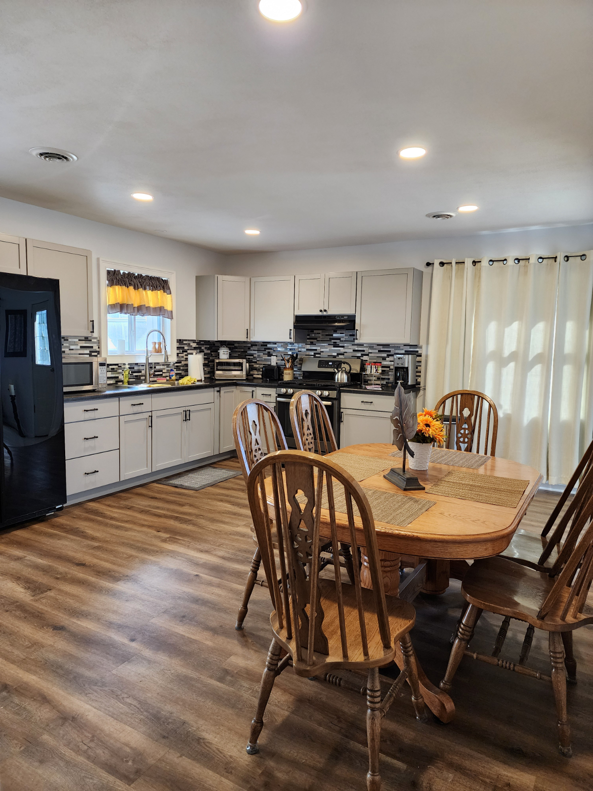 Cozy, Quiet, Country Setting 2-Bedroom Home - with All Amenities, and Easy Access to All Major High - Photo 3