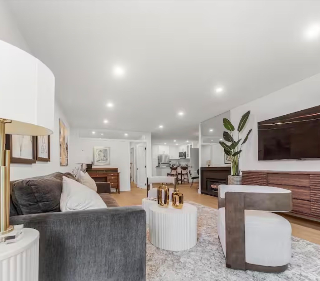Furnished 2 bedroom Brentwood Condo- walk to Cafes and Shops - Photo 2