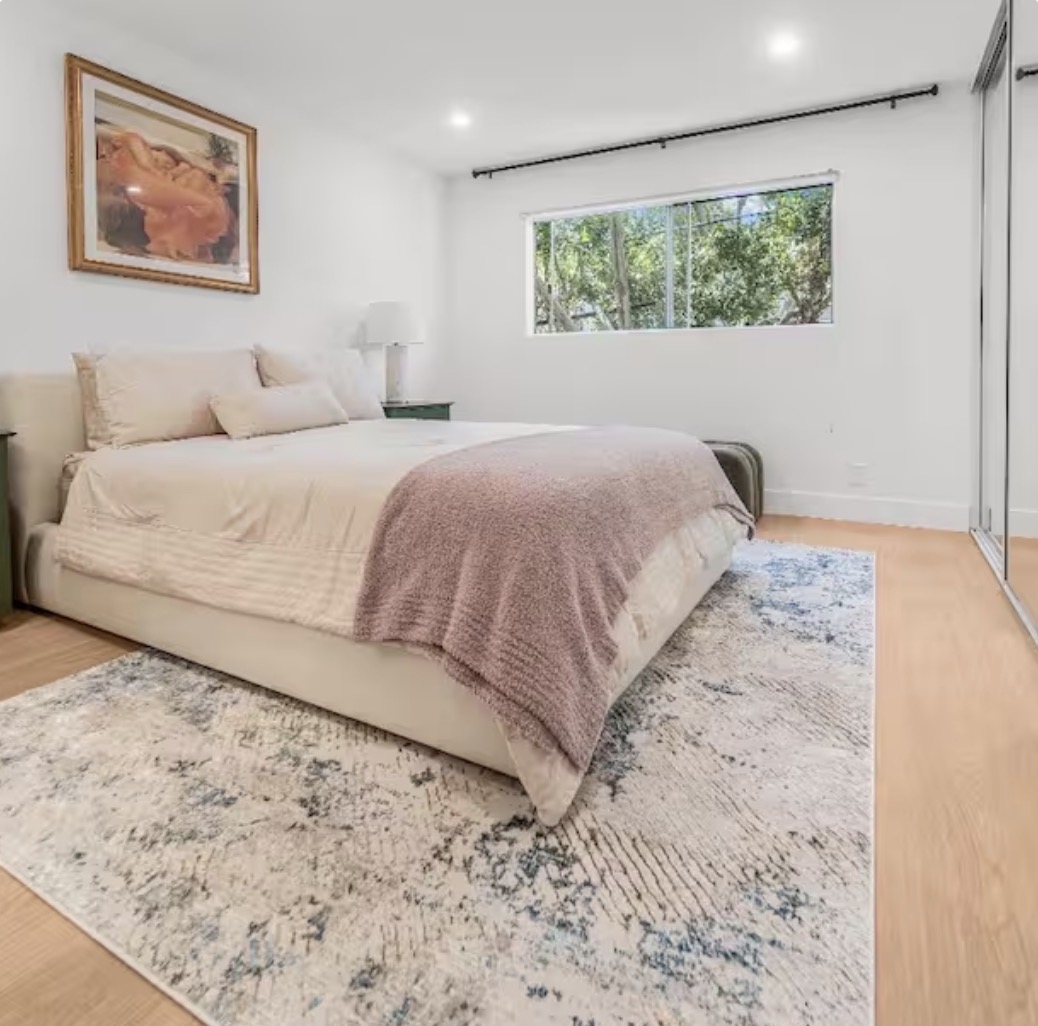 Furnished 2 bedroom Brentwood Condo- walk to Cafes and Shops - Photo 4