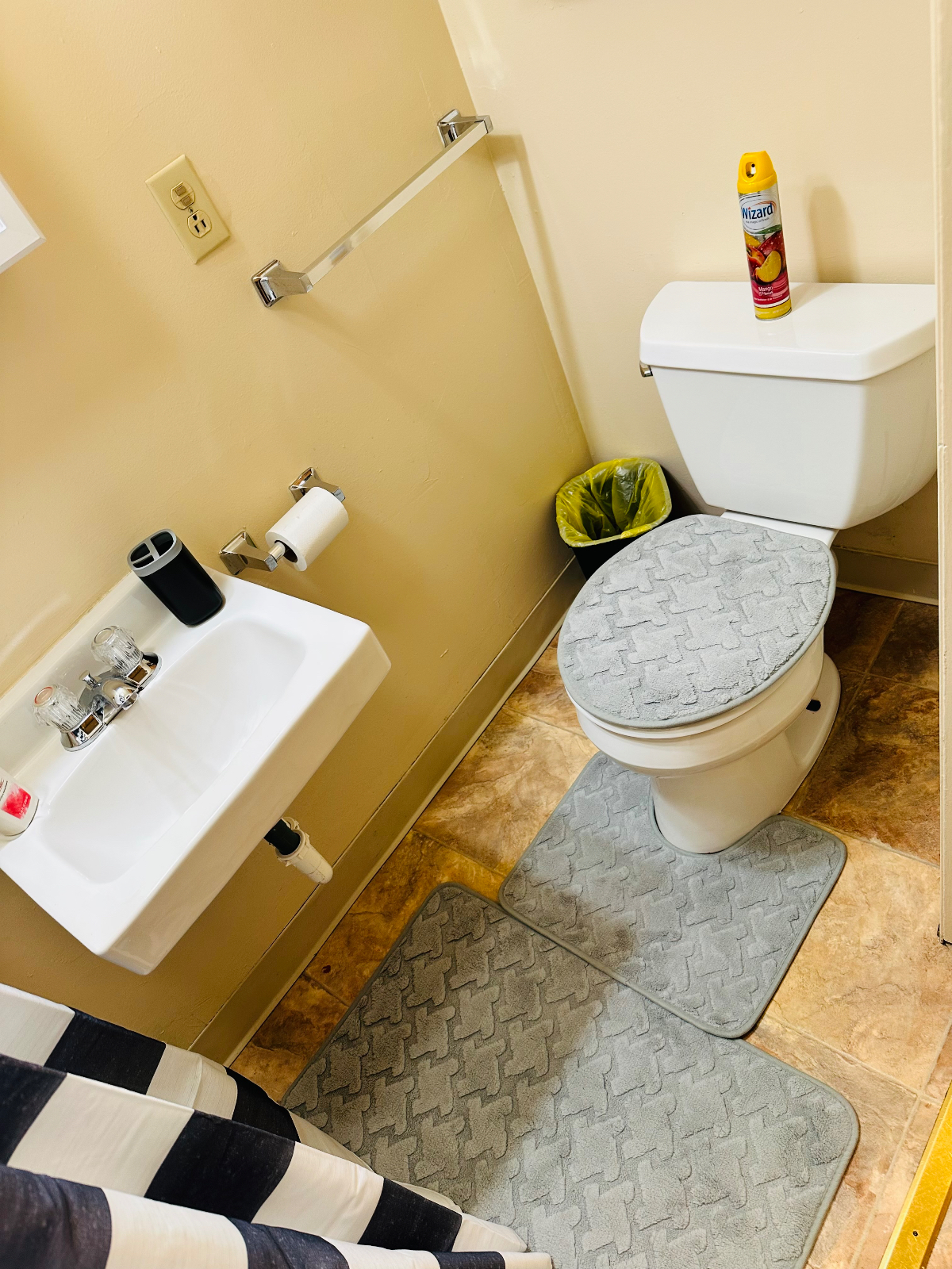 Private 1-Bedroom Apartment Near Syracuse Hospitals | No Sharing | Free Wi-Fi | Off street parking - Photo 11