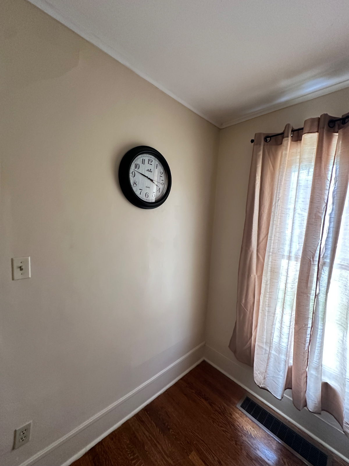 Private 1-Bedroom Apartment Near Syracuse Hospitals | No Sharing | Free Wi-Fi | Off street parking - Photo 8