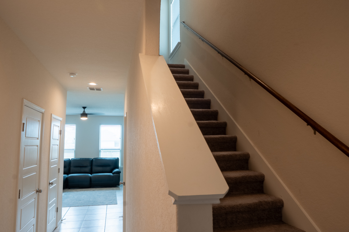 Spacious Furnished 3BR|2.5BA, Loft, Home Office, Included Utilities & Large Illuminated Backyard - Photo 2