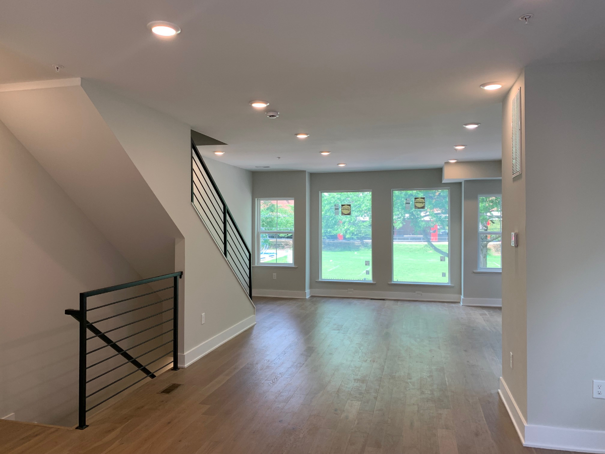 Luxury Furnished Executive Residence / 5BR / 4BA /New Construction - Photo 3