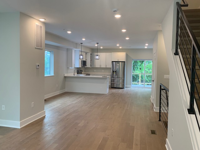 Luxury Furnished Executive Residence / 5BR / 4BA /New Construction - Photo 6