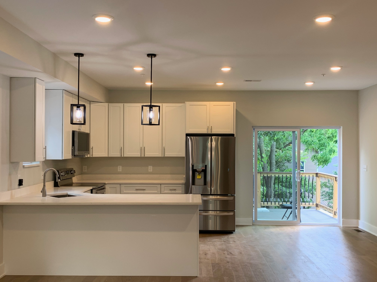 Luxury Furnished Executive Residence / 5BR / 4BA /New Construction - Photo 9