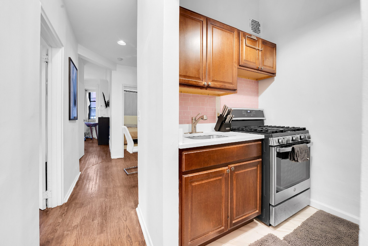 Chic Modern 3BR in Prime Park Slope — Steps to Prospect Park - Photo 8