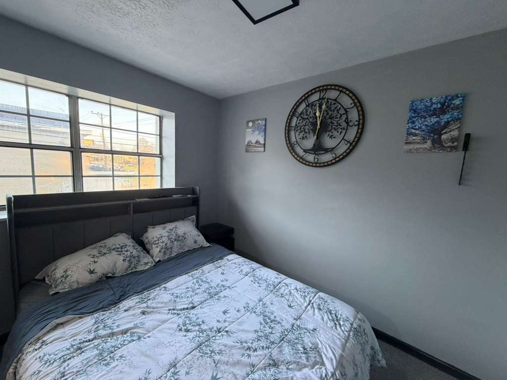 1100 Murdoch Ave - Newly Furnished Studio Apartments 1150$/month - Utilities Included - Perfect for  - Photo 6