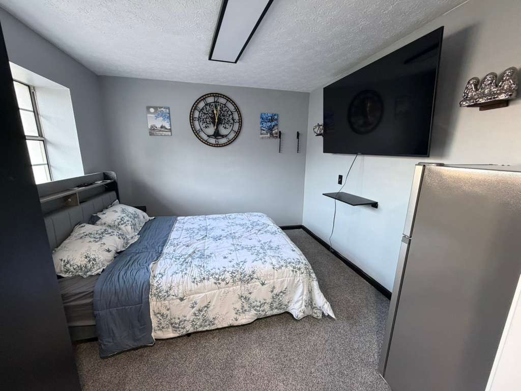 1100 Murdoch Ave - Newly Furnished Studio Apartments 1150$/month - Utilities Included - Perfect for  - Photo 7