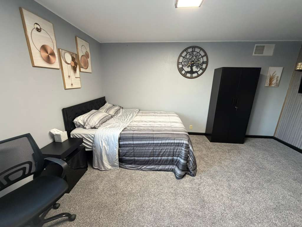 1100 Murdoch Ave - Newly Furnished Studio Apartments 1150$/month - Utilities Included - Perfect for - Photo 1