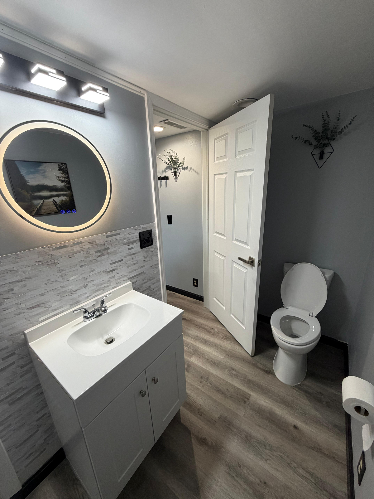 1100 Murdoch Ave - Newly Furnished Studio Apartments 1150$/month - Utilities Included - Perfect for  - Photo 9