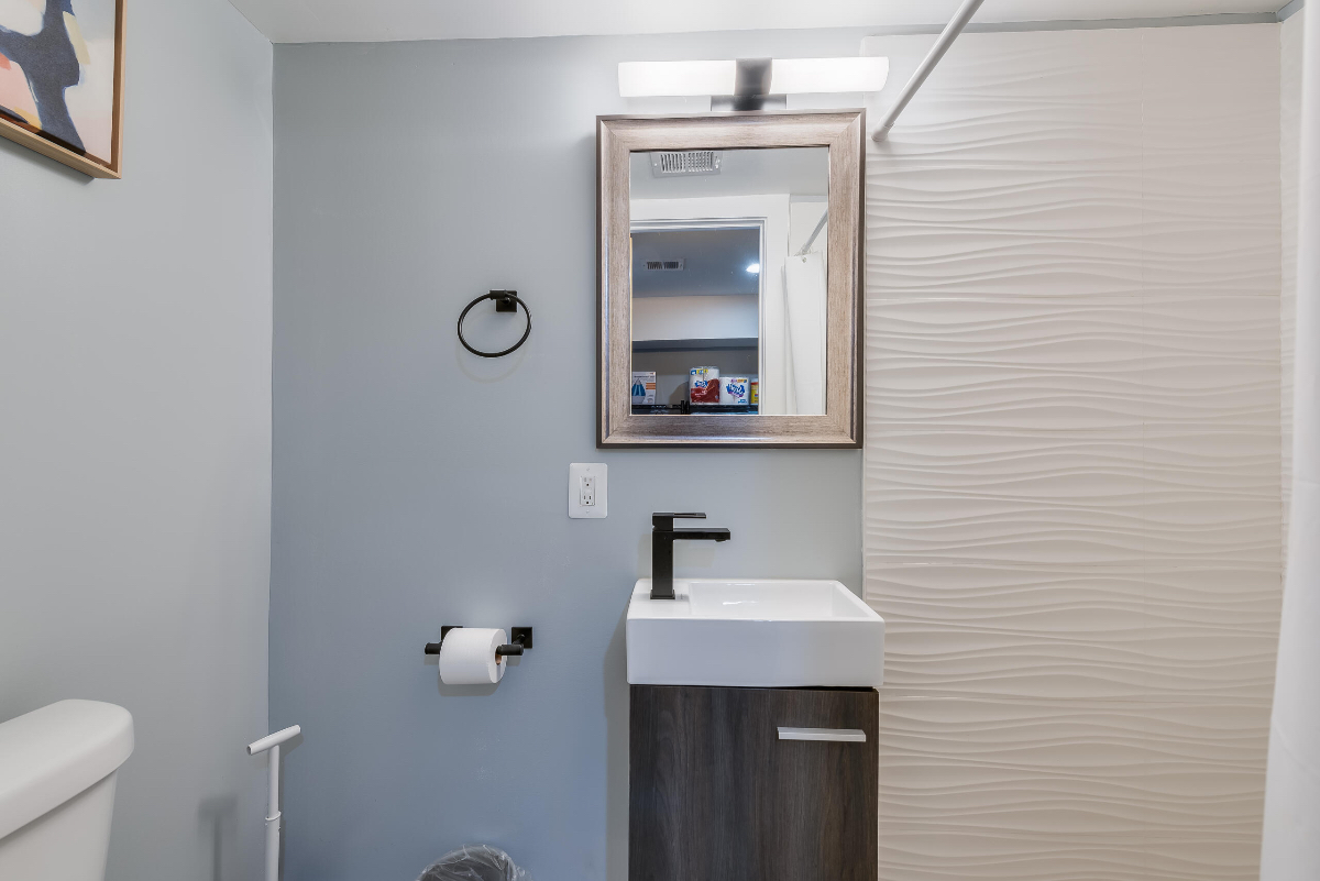 Newly Renovated DC Gem | Entire Home - Photo 12