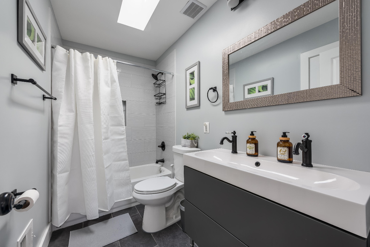 Newly Renovated DC Gem | Entire Home - Photo 9