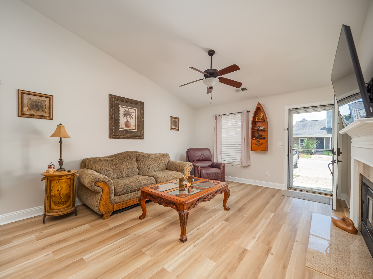Pet Friendly Lexington Retreat Fully Furnished 2BR 2BA - Photo 3