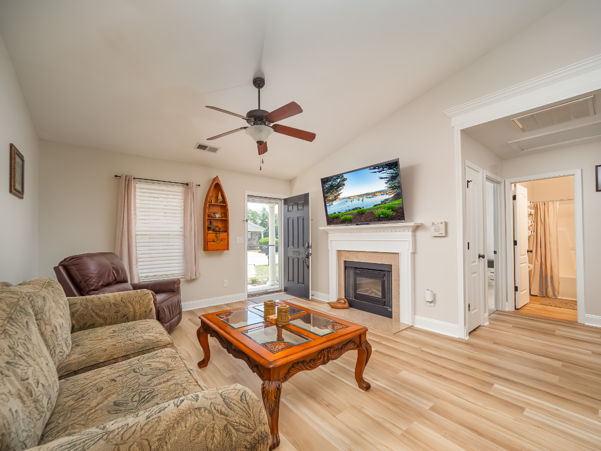Pet Friendly Lexington Retreat Fully Furnished 2BR 2BA - Photo 4