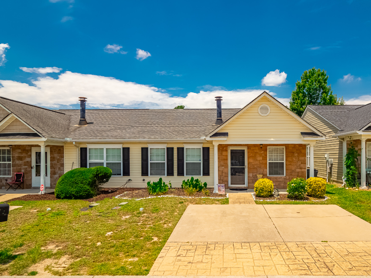 Pet Friendly Lexington Retreat Fully Furnished 2BR 2BA