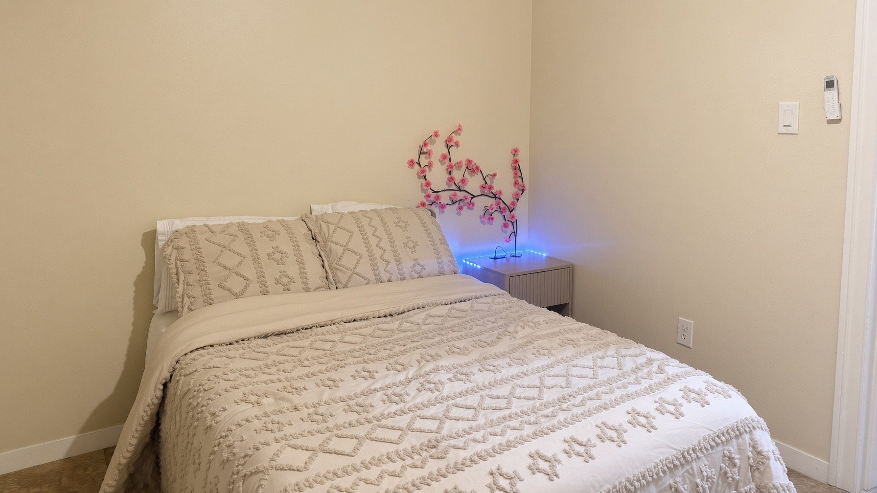 Comfortable Furnished Triplex Living in Palm Heights – 5 Minutes to Downtown San Antonio - Photo 9