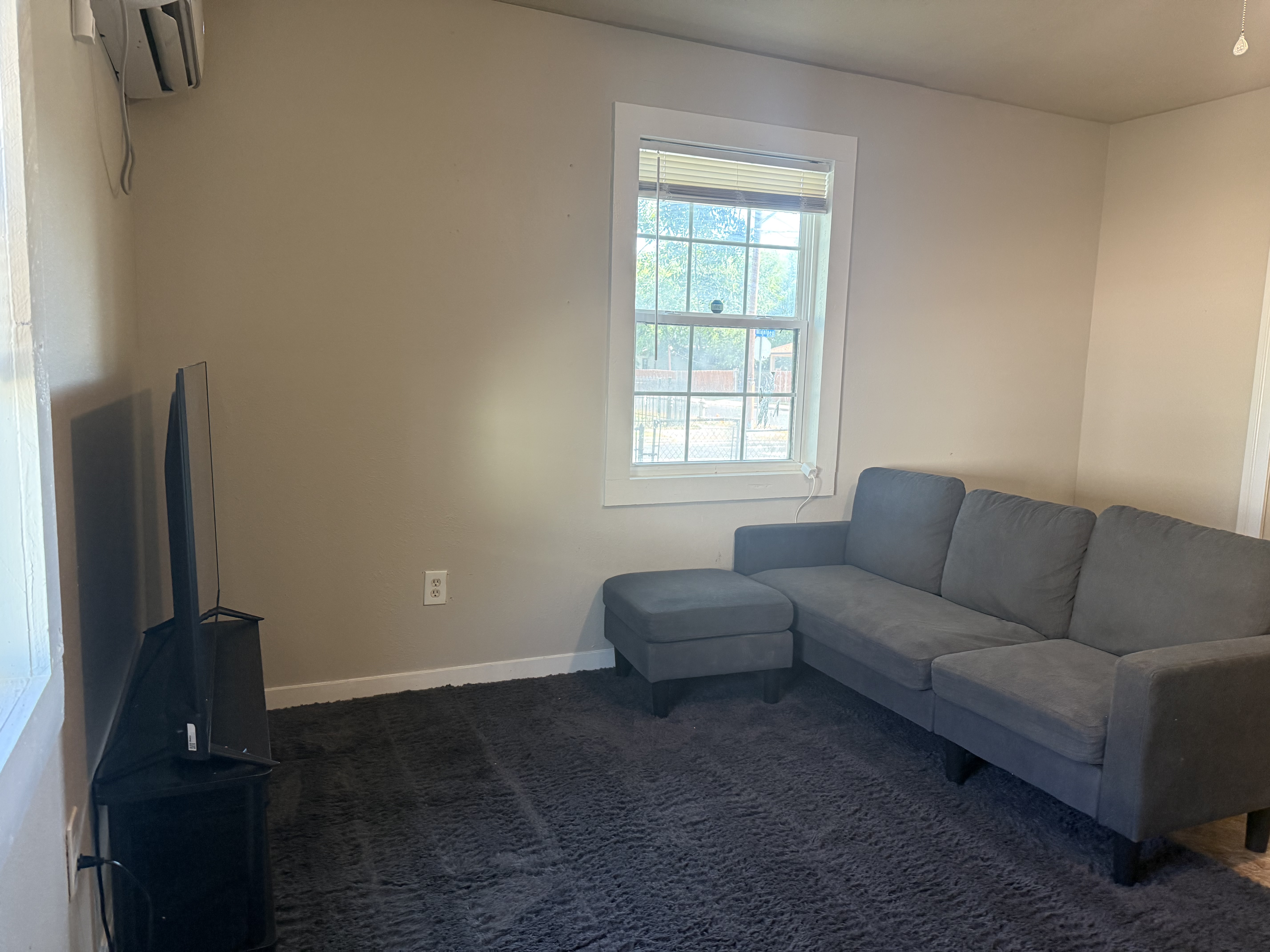 Comfortable Furnished Triplex Living in Palm Heights – 5 Minutes to Downtown San Antonio - Photo 8