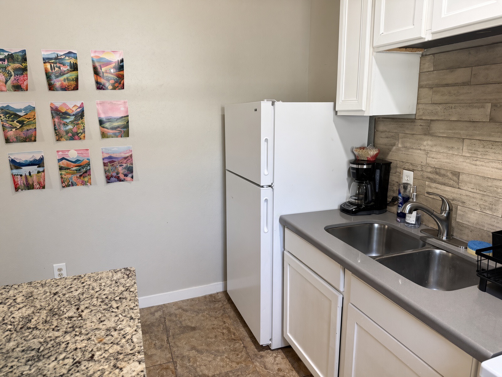 Comfortable Furnished Triplex Living in Palm Heights – 5 Minutes to Downtown San Antonio - Photo 5