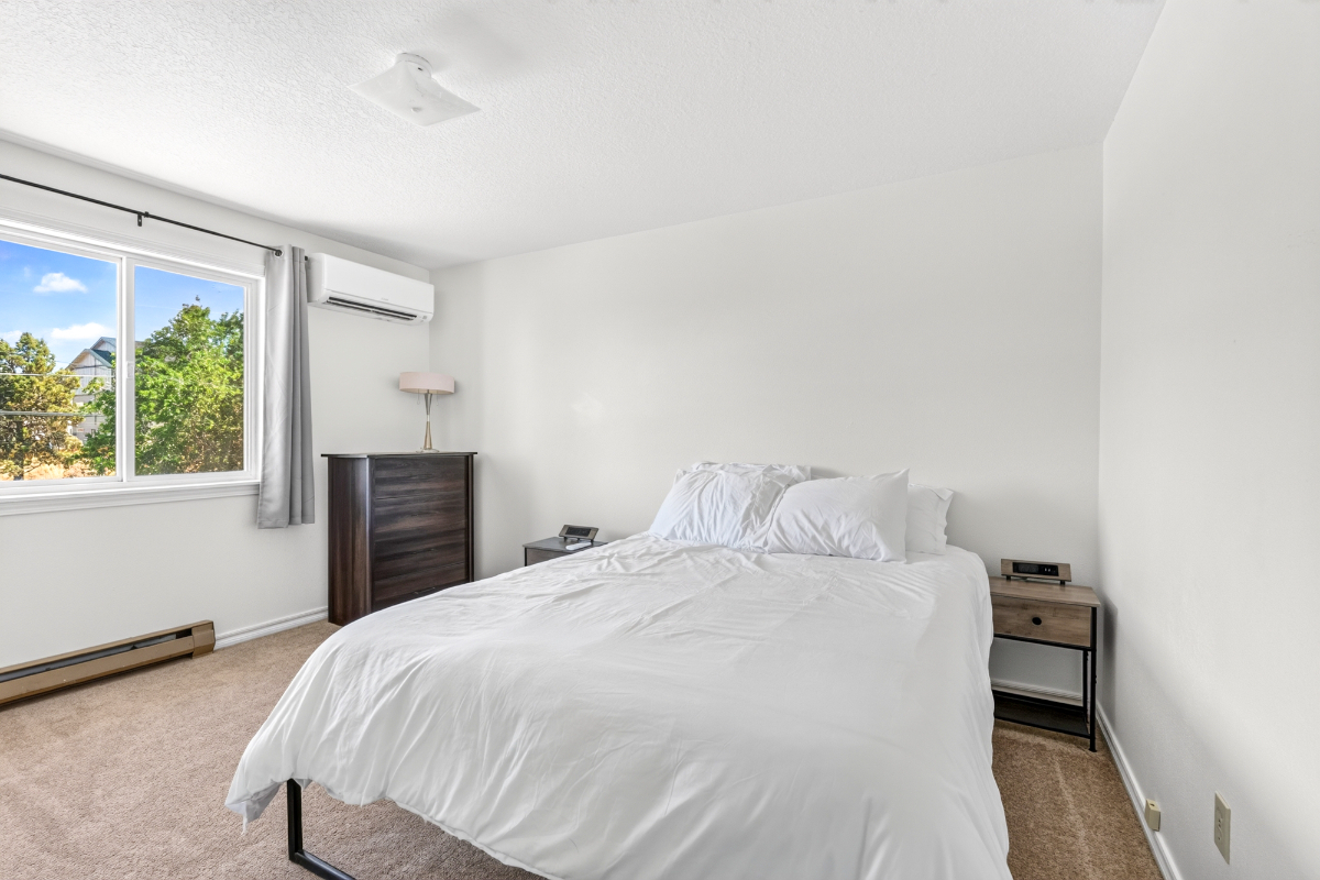 Fully Furnished Upstairs Duplex Near Redmond Airport, Hospitals & Downtown | Utilities Included | Extended Stay Ready - Photo 5