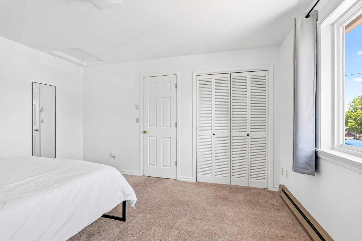 Fully Furnished Upstairs Duplex Near Redmond Airport, Hospitals & Downtown | Utilities Included | Extended Stay Ready - Photo 6