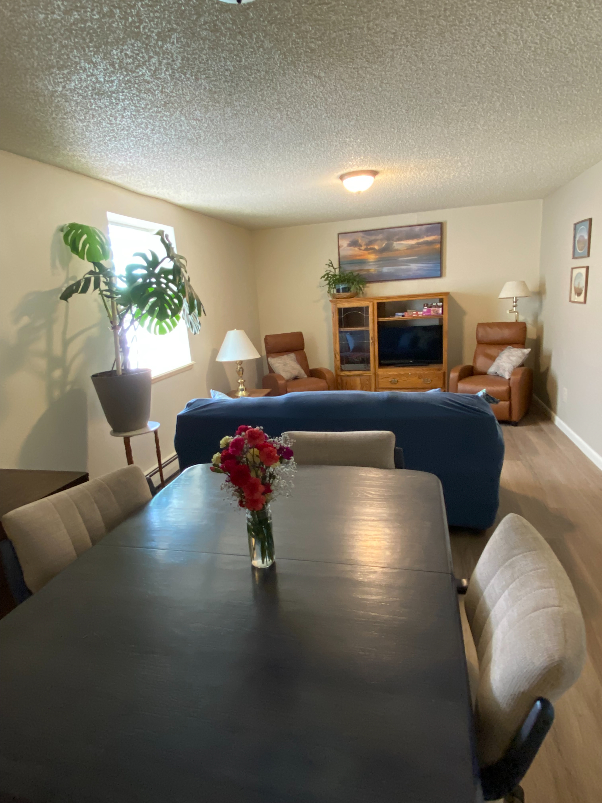 Cozy Furnished Room with Full Bed - Photo 2