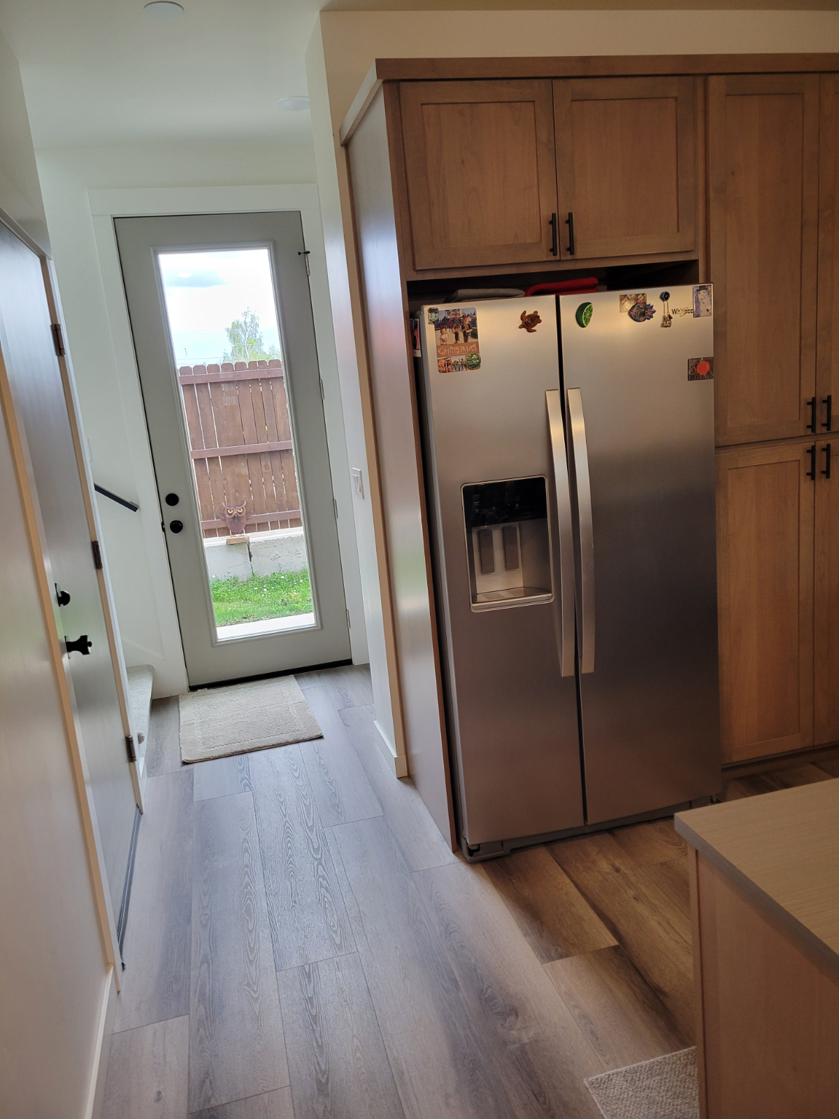 Furnished Suite With Private Bath And High-Speed Internet, Near St. Charles Hospital, Shopping and New Library - Photo 6