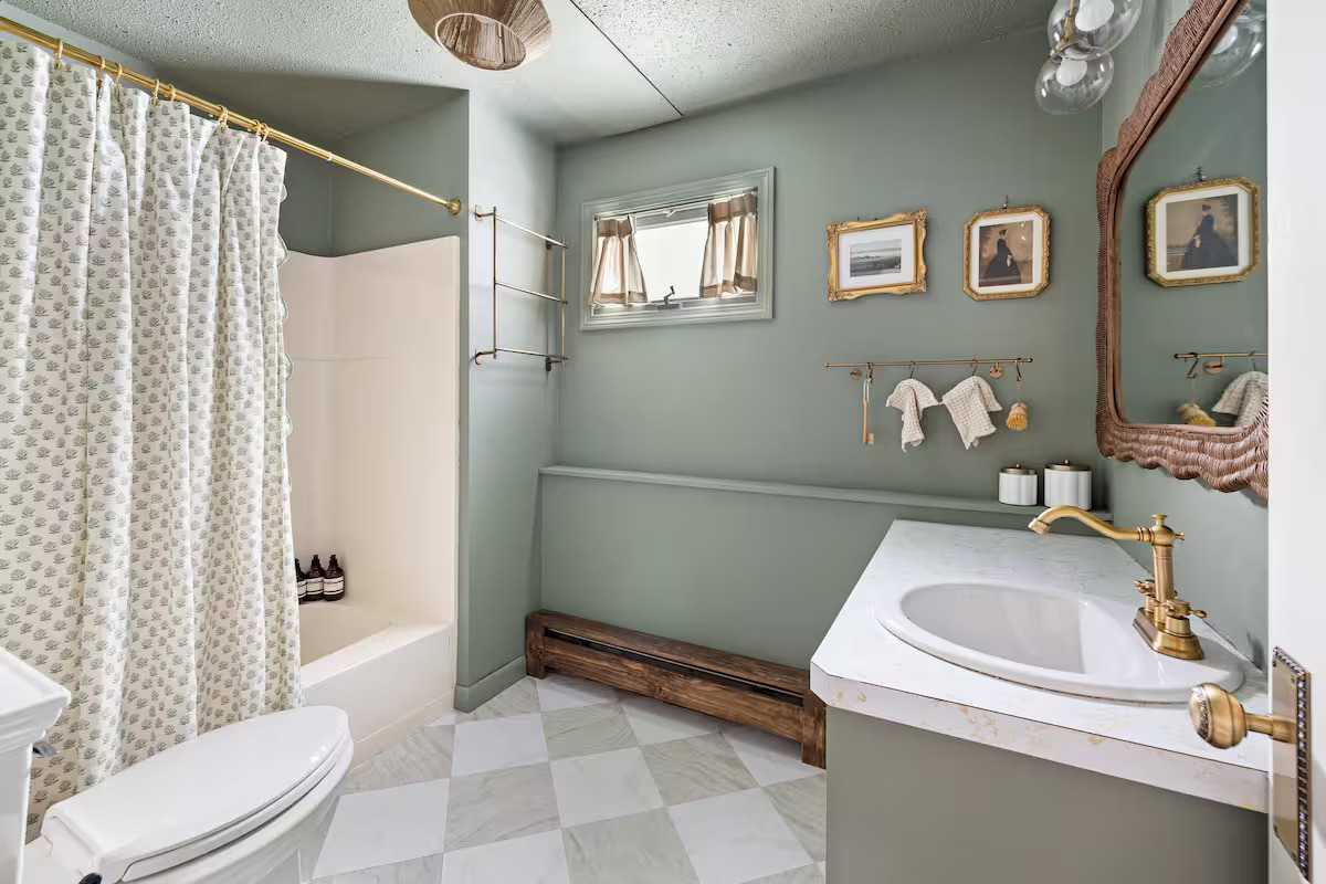 Quiet Hilltop Retreat - Full Cabin - Photo 4