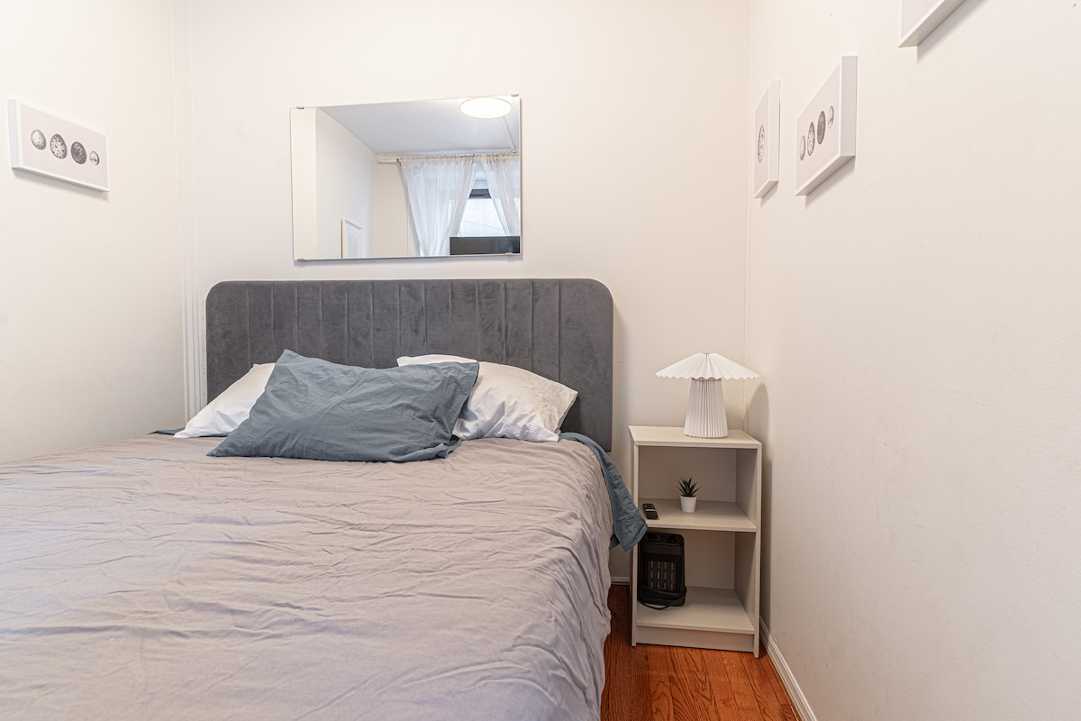Chic & Stylish 3BR in NoMad - Workspace, Smart TVs & Steps to Empire State - Photo 5