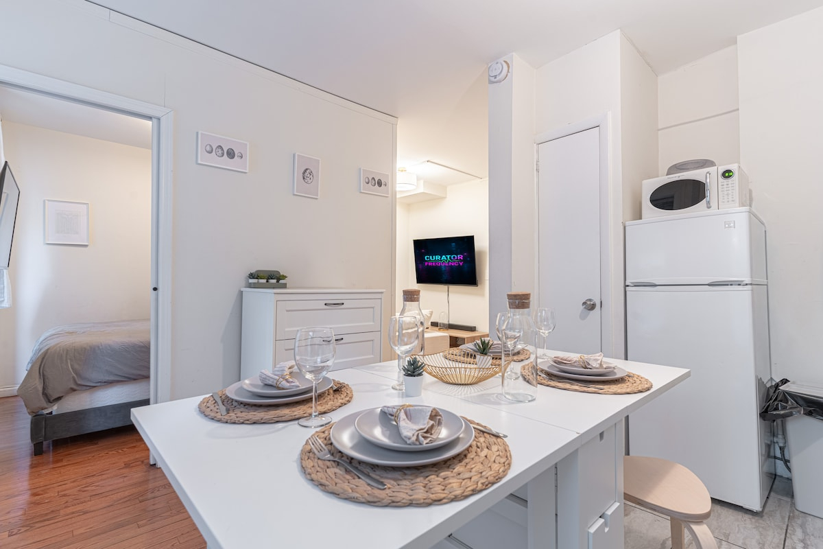 Chic & Stylish 3BR in NoMad - Workspace, Smart TVs & Steps to Empire State - Photo 6