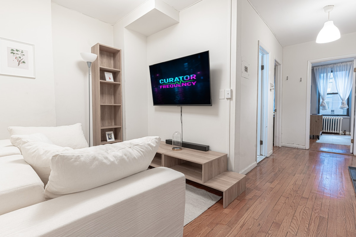 Chic & Stylish 3BR in NoMad - Workspace, Smart TVs & Steps to Empire State - Photo 9