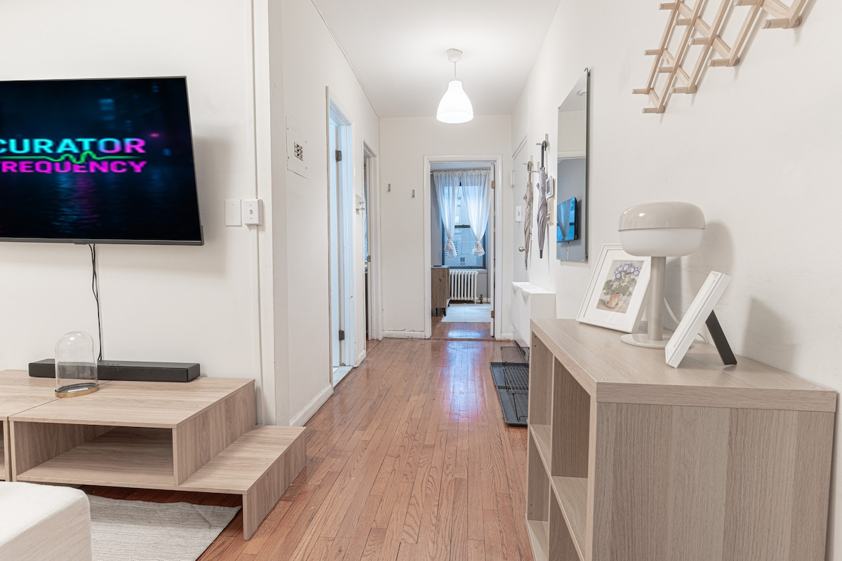 Chic & Stylish 3BR in NoMad - Workspace, Smart TVs & Steps to Empire State - Photo 10