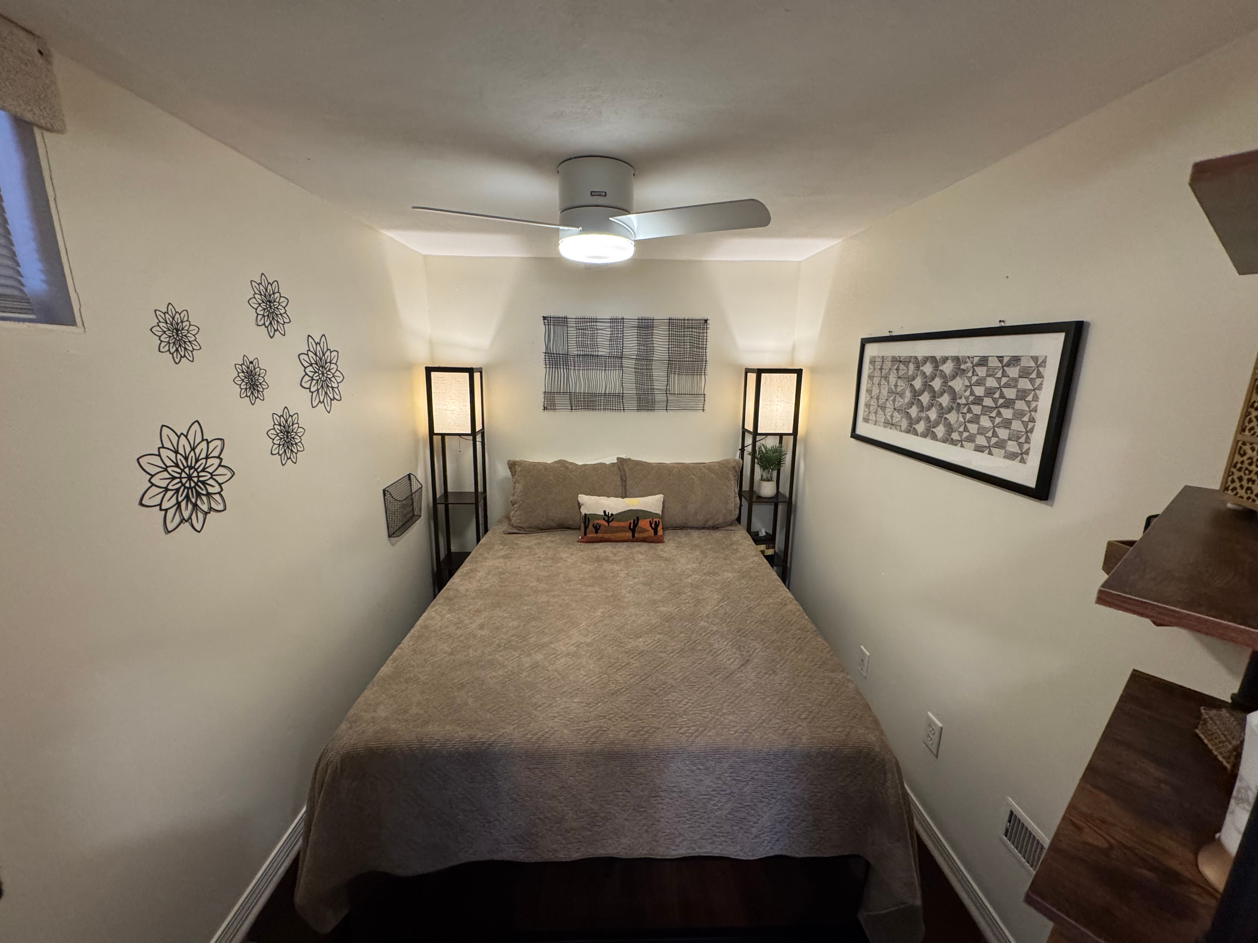 Gorgeous, Immaculate Furnished 1BR in Quiet Eastwood - Photo 8