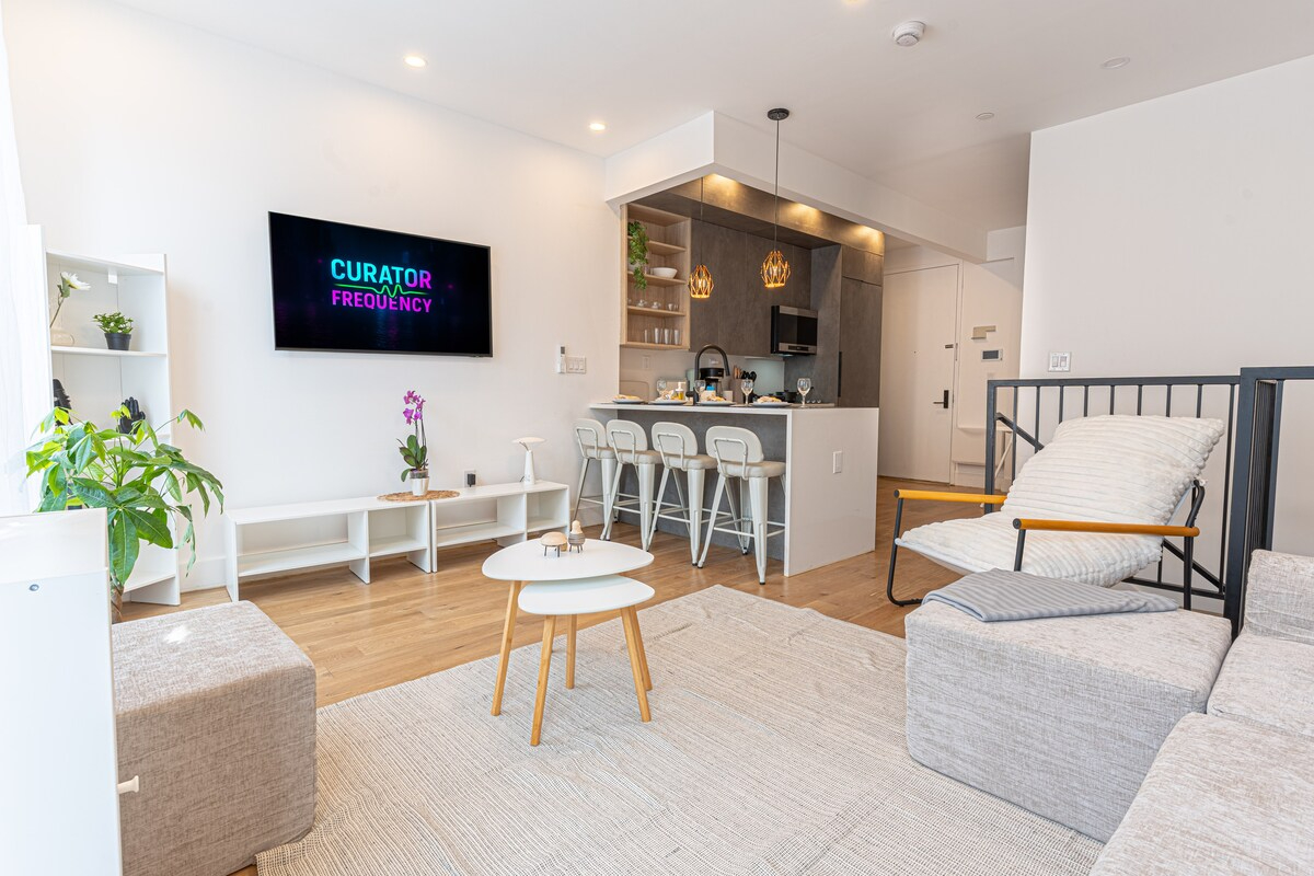 Stylish & Renovated Studio near Train W/D - Photo 1