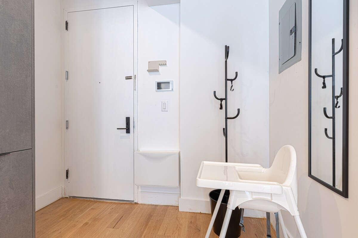 Stylish & Renovated Studio near Train  W/D - Photo 6