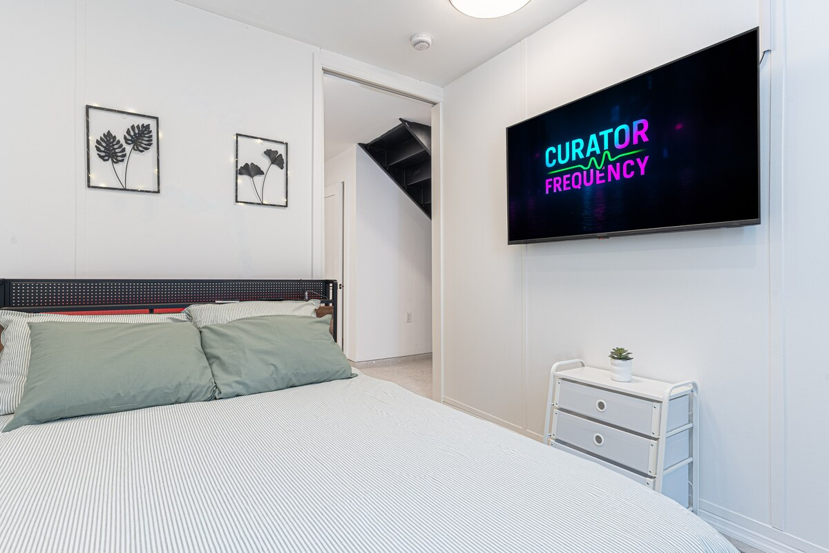Stylish & Renovated Studio near Train  W/D - Photo 8