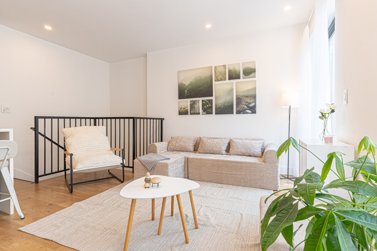 Stylish & Renovated Studio near Train  W/D - Photo 11