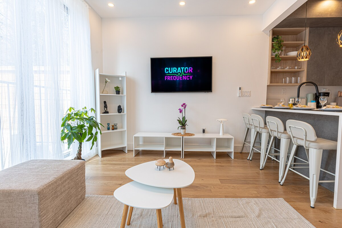 Stylish & Renovated Studio near Train  W/D - Photo 12