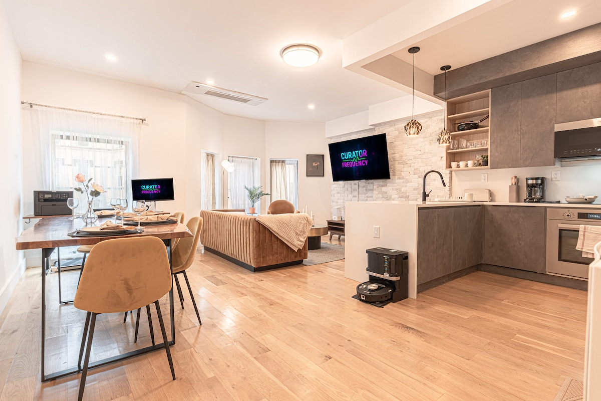 Stylish & Renovated Studio near Train W/D - Photo 1