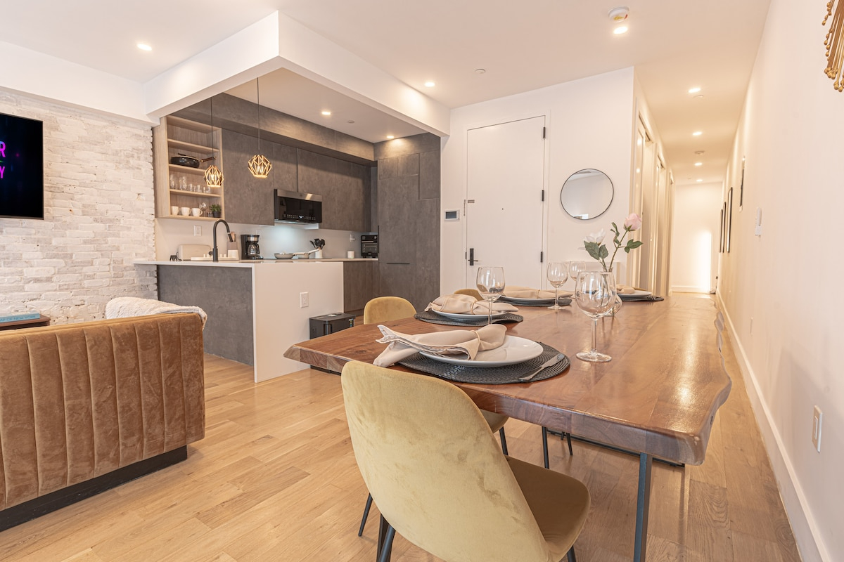 Stylish & Renovated Studio near Train W/D - Photo 2