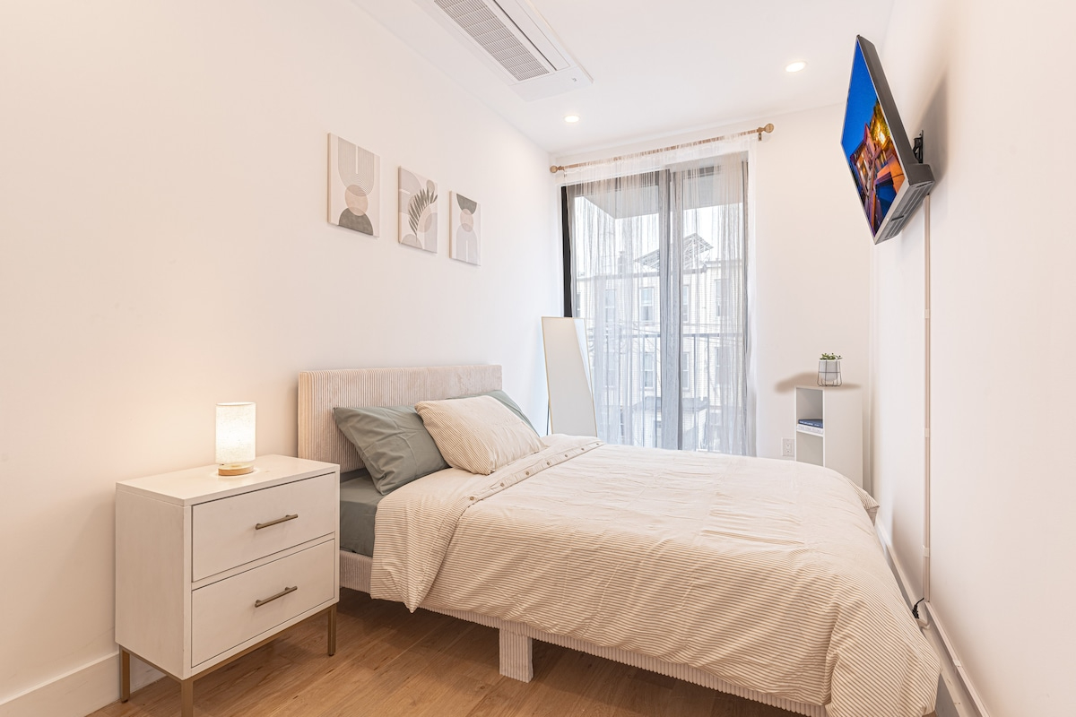 Stylish & Renovated Studio near Train  W/D - Photo 8