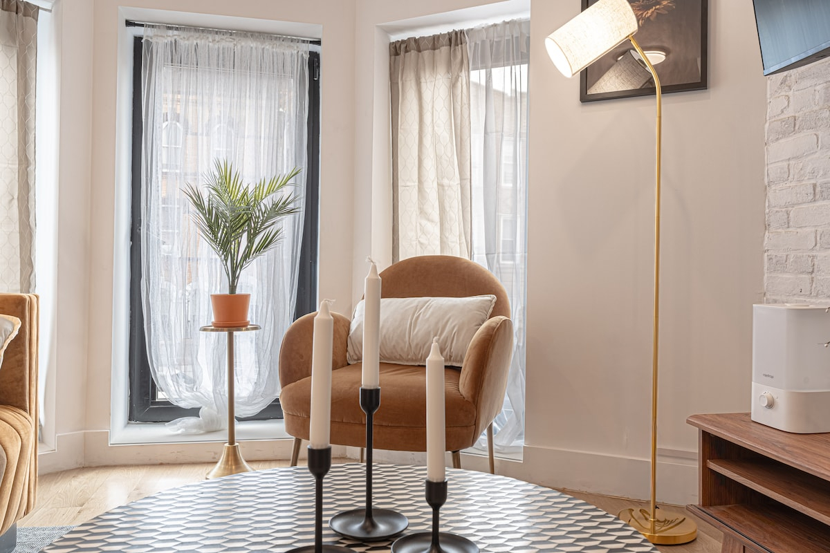 Stylish & Renovated Studio near Train  W/D - Photo 9