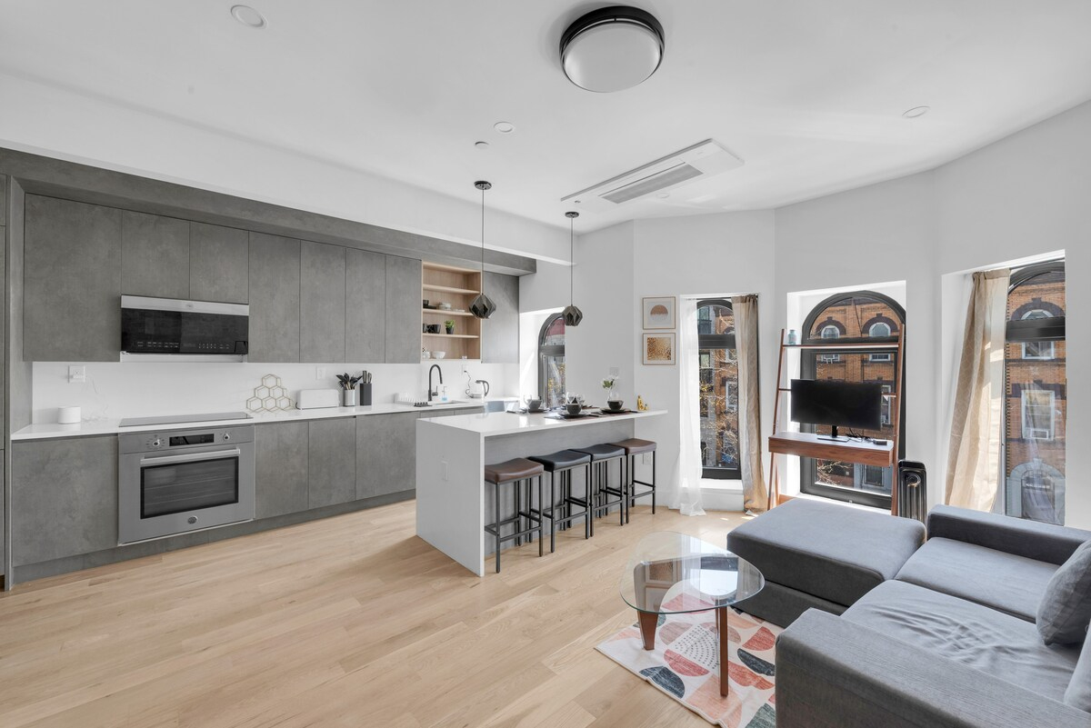 Stylish & Renovated Studio near Train  W/D - Photo 12