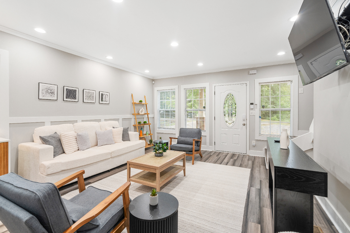 Stylish 4BR Home Near ATL Airport & Downtown - Photo 9