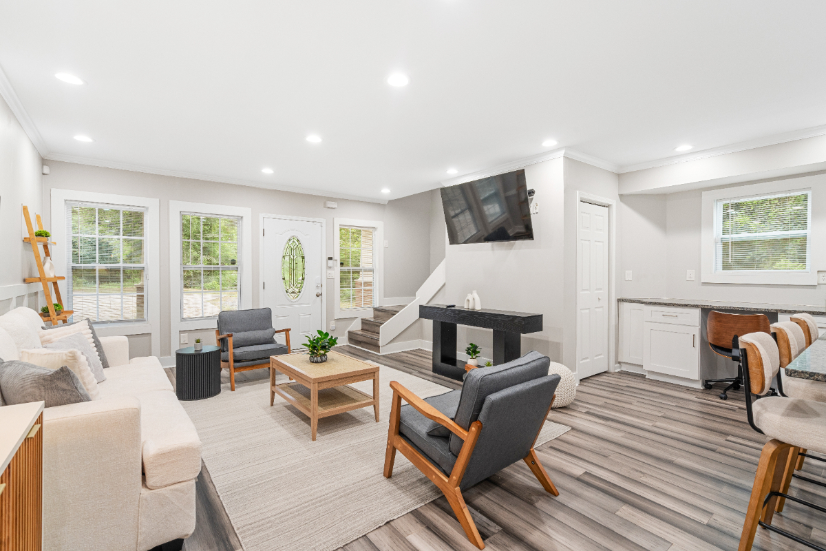 Stylish 4BR Home Near ATL Airport & Downtown - Photo 11