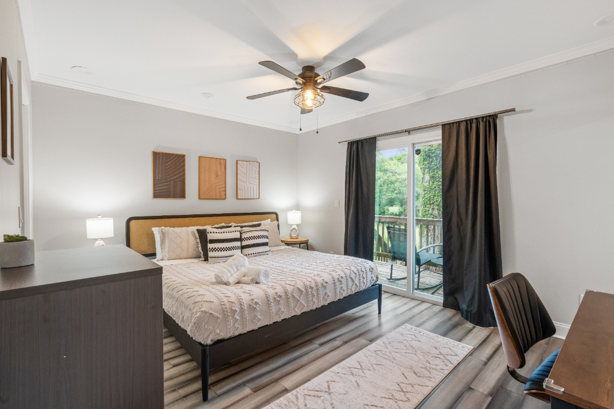 Stylish 4BR Home Near ATL Airport & Downtown - Photo 10